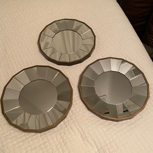 SET OF 3 Pottery Barn antiqued sunburst mirrors. Like new condition.